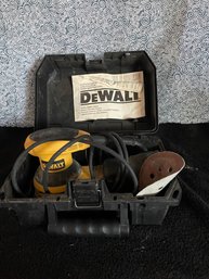 Dewalt Random Orbital Palm Sander