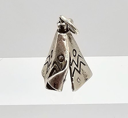 Sterling Silver Teepee Pendant 2.3 G