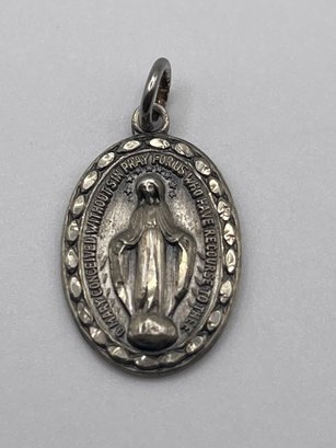 Sterling Mary, Baby Pendant 3.1g