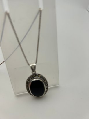 Italy Sterling Silver Box Chain With Black Oval Pendant Necklace 8.24g