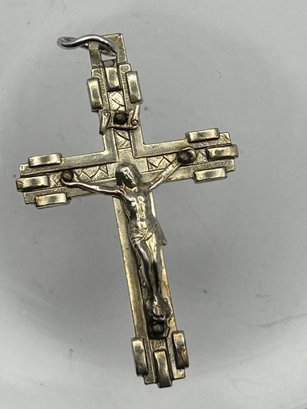 Sterling Silver Crucifix Pendant 2.35 G