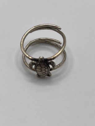 Two Band Sterling Ring With Turtle Charm   4.10g   Sz. 8.5