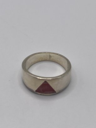 Sterling Ring With Coral Triangle   5.72g    Sz. 7