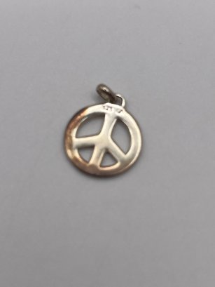 Sterling Peace Symbol Pendant  1.43g