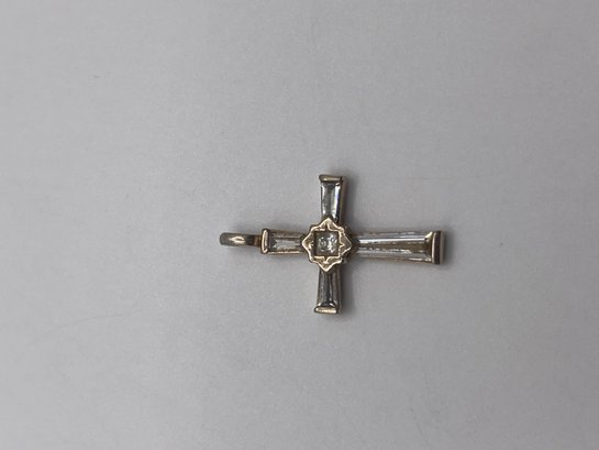Sterling Cross Pendant With Clear Stone Accents 1.95g