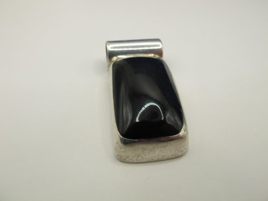 MEXICO Sterling Pendant With Onyx Inlay 13.12g