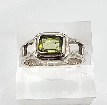Peridot Sterling Silver Cocktail Ring Size 6.5 4.6 G
