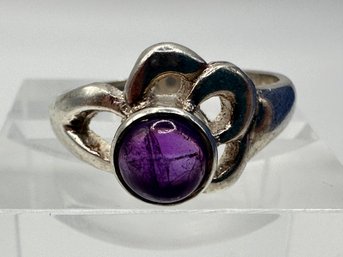 Sterling Silver Flower Band With Purple Rhinestone Size 8.5.  3.68 G.