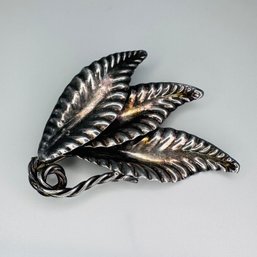 Hand Made Sterling Sterling Silver Leaf Pin 5.93g