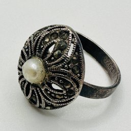 Sterling Silver Statement Ring With Flower Design And Pearl Stone In Center Engraved I Size 6. 5.64 G.