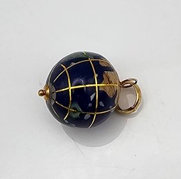 Ma Lapis Abalone Agate 14K Gold Inlay Globe Earth Pendant 3.2 G