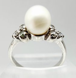 Sterling Signed Pearl Ring Sz 7, 2.2g