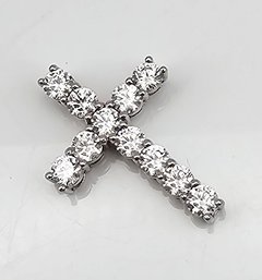 Cubic Zirconia Sterling Silver Cross Pendant 3.8 G