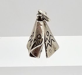 Sterling Silver Teepee Pendant 2.3 G