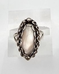 Native Mother Of Pearl Sterling Silver Ring Size 4 3.5 G