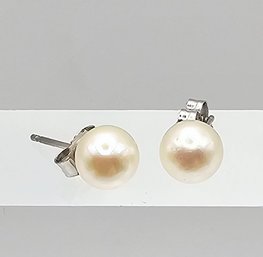 Pearl 14K White Gold Stud Earrings 0.7 G 5.6 Mm