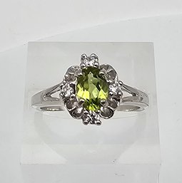 'RJ' Peridot Sterling Silver Cocktail Ring Size 6.75 3.1 G Approximately 0.75 TCW