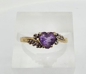 'B' Amethyst 10K Gold Cocktail Ring 5.75 1.5 G Approximately 0.65 TCW