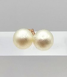 Pearl 14K Gold Earrings 1.5 G Approximately 7 MM