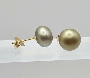 Gray/green Pearl 14K Gold Earrings 1.4 G Approximately 7.8 MM