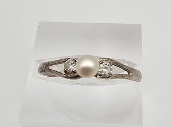 Avon Pearl Sterling Silver Ring Size 8 1.4 G