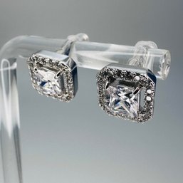 RHINESTONE, Sterling Silver Studs 2.53 G.