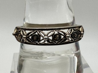Avon  RJ Sterling Silver Ring With Flower And Bead Design, Size 11. 3.11 G.