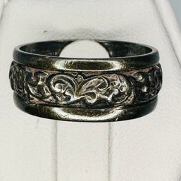 Sterling Silver Band With Intricate Design Size 7. 3.99 G.