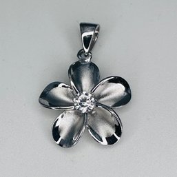 E, Sterling Silver Clear Stone Flower Pendant 1.59 G.