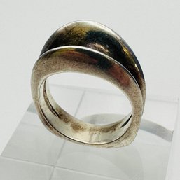 Sterling Silver Ring With Unique Double Band Design Size 5.5. 6.98 G.