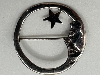 Sterling Silver Moon And Star Brooch With Green Letter Qand #16 Writing On Back. 3.47g