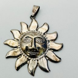 Sterling Silver Sun Pendant With Face 2.90 G.