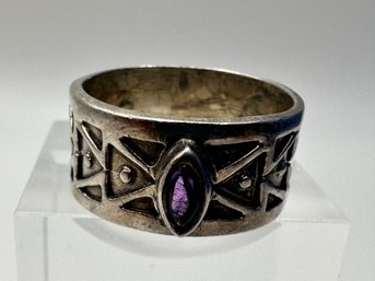 Sterling Silver Ring With Triangle Design And Purple Rhinestone Size 8.5. 5.86 G.