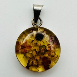 Sterling Silver Circle Pendant With Dried Flowers In Clear Setting 3.88 G.