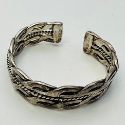 Mexico TE -51-sterling Silver Cuff Bracelet With Intricate Design 37.04 G.