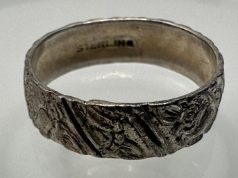 Sterling Silver Vintage Band With Flower In Line Design Size 6.5. 1.74 G.