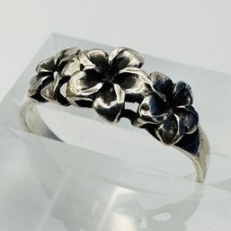 Sterling Silver Ring With Three Flowers, Size 8.5. 2.17 G.