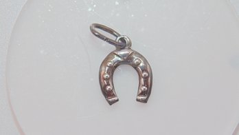 Sterling Horseshoe Pendant .8g