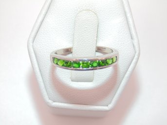 Sterling StS 9 Green Stones Ring 2.1g Size 8