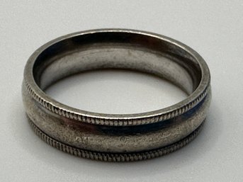FC  Sterling Silver Band With Detail Border Size 6. 4.56 G.
