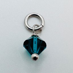 Sterling Silver Teardrop Pendant With Emerald Colored Bead, 0.42 G.