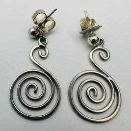 Sterling Silver S Swirl Design With Beautiful, Flower Back And Unknown Markings 2.87 G.