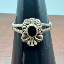 Antique Styling Sterling Onyx Ring - 3.24 Grams - Size 8