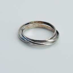 Sterling Silver Tripple Ringed Ring. Size 4.5. 1.31 G.