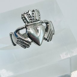 SA, Sterling Silver CLADDAGH Ring Size 2. 2.22 G.