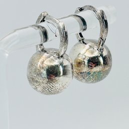 Sterling Silver Ball Earrings. 4.21 G.