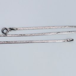 CLO, Italy, Sterling Silver Flat Snake Chain Necklace. 4.00 G.