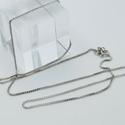 CW, Italy Sterling Silver Box Chain Necklace. 1.90 G.