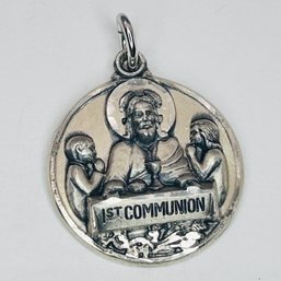 CREED Sterling Silver Medallion Religious Pendant Quote First Communion 5.91 G Raised Picture Detail