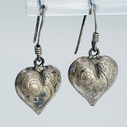 Sterling Silver Hallow Dangle  Heart Hearings. 3.78g.